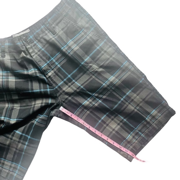 BLUENOTES shorts classic flat front  plaid knee length cargo waist 38" - Picture 9 of 11